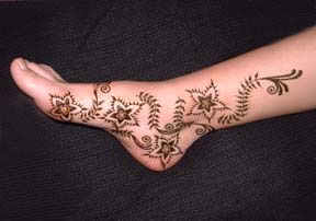 Henna Body Painting